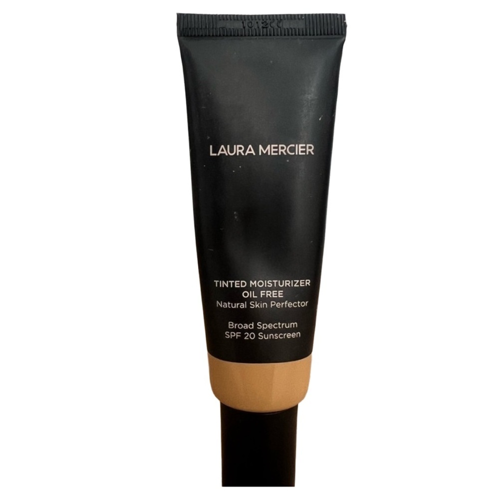 Laura Mercier tinted moisturizer oil free 4n1
